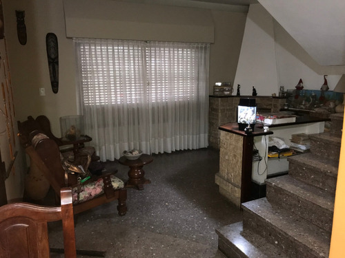 Imagen 3 de 18 de Casa - Venta - La Tablada - 6 Ambientes - Dos Plantas