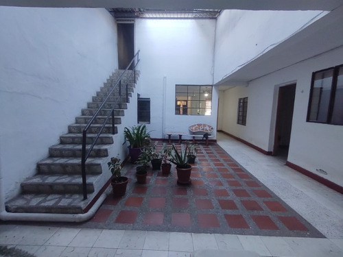 Casa Comercial En Arriendo Ubicada En Rionegro Sector Alto De La Capilla (21535).