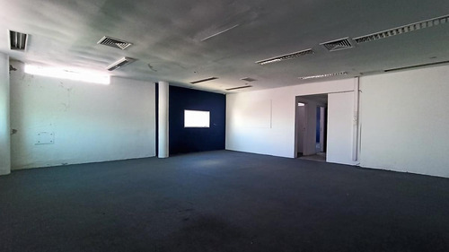 Imagen 14 de 19 de Galpón Con Oficina 1.600 M2 - Mixtura 3 Alquiler - Boca - Distrito De Las Artes