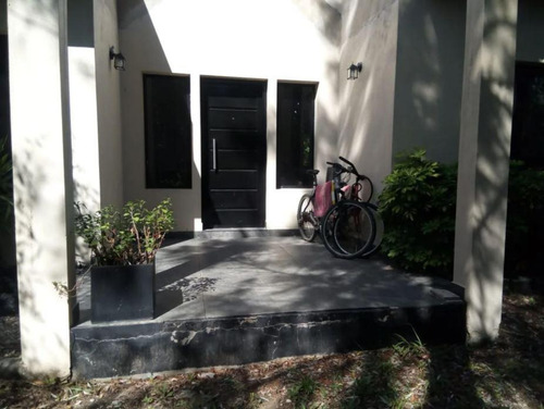 Quinta En Venta - 2 Dormitorios 1 Baño - 1,000 Mts2 - Barrio El Rodeo