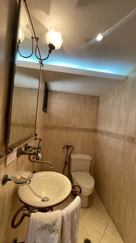Casa En El Cafetal (5h/7b/4pe)