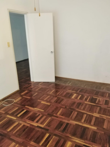 Imagen 8 de 9 de A 1 Cuadra De Plaza Independencia, 1 Dormitorio