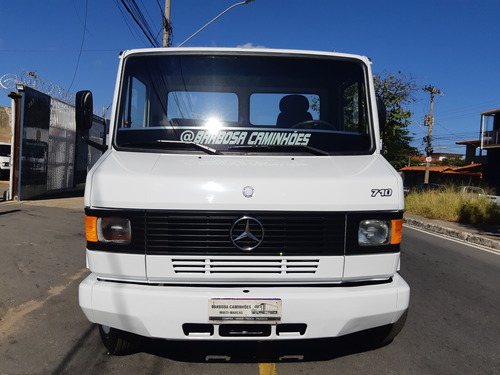 710 Ano 2000 Único Dono