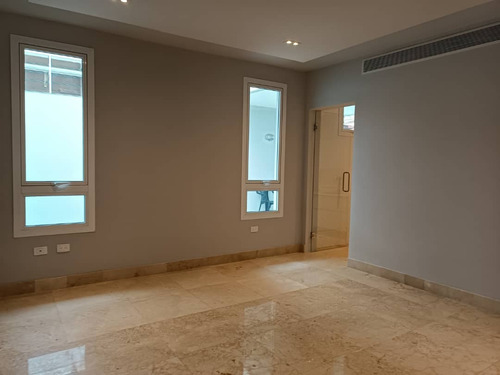 Casa A Estrenar, Urbanización Guaparo (soc-014) Luz Coelho