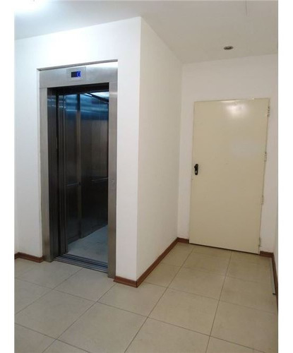 Imagen 11 de 30 de Edificio Corporativo / 7 Años / 5 Pisos