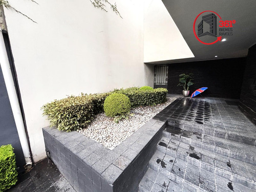 Casa Para Oficina En Lomas De Chapultepec, Cd. Mx.
