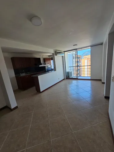 Vendo Apartamento Ubicado En La Parte Baja De La Loma De Los Bernal.