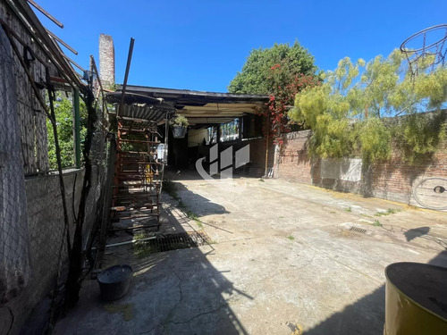 Excepcional Esquina Con 81 M2 De Frente