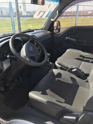 Imagem 9 de 14 de Kia Bongo K2500 Baú Fachinni