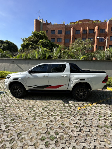 Imagen 5 de 10 de Toyota Hilux Gr Sport 2023