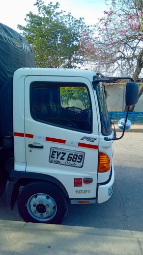 Hino 500 2022 Único Dueño Con Solo 24.799 Km, Poco Uso.