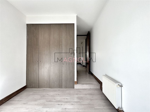 Casa En Venta De 6 Dorm. En Lo Barnechea