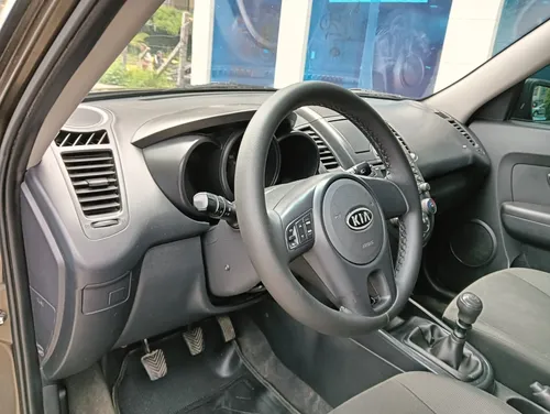 Kia Soul SOUL LX MT