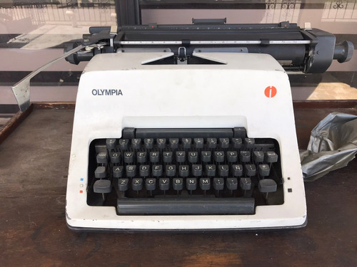 Maquina De Escribir Olympia Sg-3 Bien Preservada