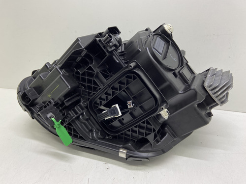 Farol Mercedes Glb200 2020 21 22 2023 C/ Led Sem Modulos Dir (Usado)