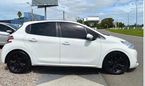 Peugeot 208 Nivel 5