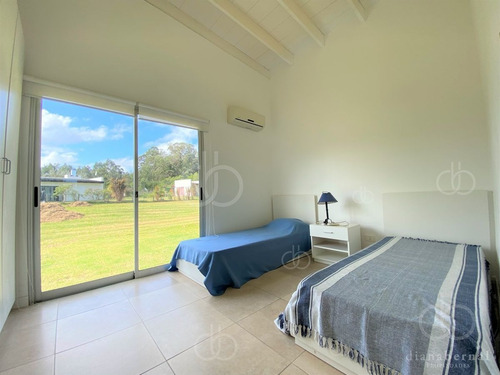 Imagen 11 de 26 de Moderna Casa Con Piscina En Barrio Privado Verde Mora, Punta Del Este
