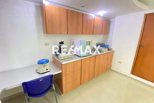 Imagen 9 de 15 de Centro Clinico En Venta Sector Bellas Artes Maracaibo Marisabel Fernandez