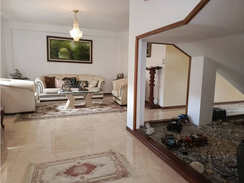 Casa Con Amplios Jardines En Urb Parque El Retiro, San Antonio