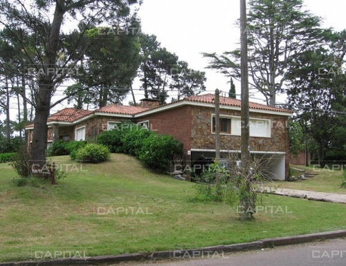 Importante Casa En Venta En Mansa, Punta Del Este- Ref: 24771