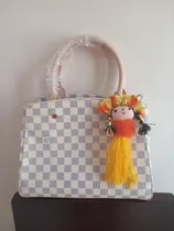 Love Bags Criciúma - NECESSAIRE LOUIS VUITTON - Primeira linha. . TAM P, M  e G . VÍDEO NOS DESTAQUES . FRETE GRÁTIS NAS COMPRAS A CIMA DE 250,00. .  NAS COMPRAS