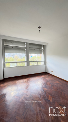 Oportununidad - Venta Amplio Departamento De 100m2 - 2 Dormitorios Mas Comodin Mas Cochera