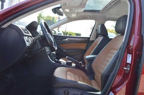 Volkswagen Passat 2018 V6 Rojo