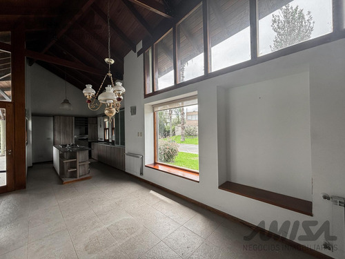 Casa En Venta En San Marino - Funes Hills - 3 Dormitorios