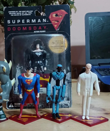 Lote De Figuras Death Of Superman Vs. Doomsday 