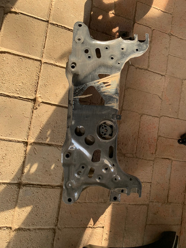 Puente De Suspensión Delantero Jetta Mk6 11-18 Beetle 12-19 (Usado)