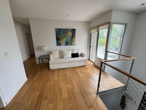 Casa En Tipas Nordelta 280 M2 Cub. Vista Al Lago Venta / Alquila