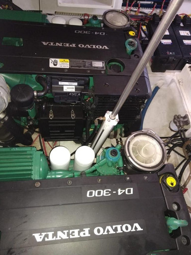 Imagem 10 de 14 de Cimitarra 380 Ht 2014 2x Volvo D6 300 Hp Diesel 300 Hrs