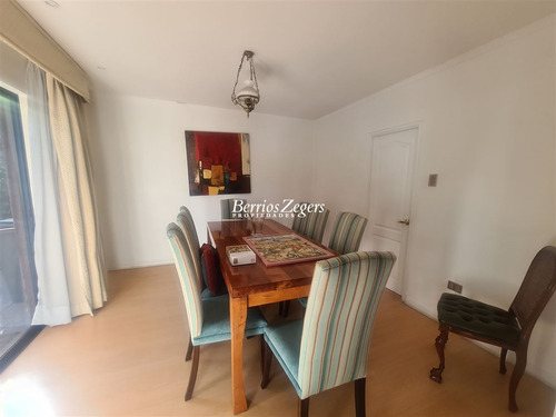 Casa En Venta De 5 Dorm. 3 Baños Mas Servicios En Las Condes