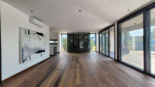 Casa En Venta 7 Ambientes En El Yacht Nordelta