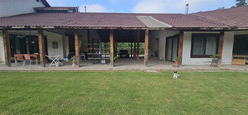 Casa En Venta De 7 Dorm. En Calera De Tango