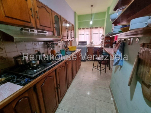 Ana Karina Molleja Vende Amplio Apartamento Zona Este Barquisimeto, Lara/ Akm