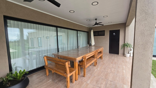 Casa En Venta Brandsen En Barrio Cerrado Con Pileta