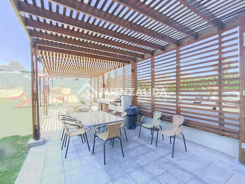 Duplex En Venta De 2 Dorm. En Ñuñoa