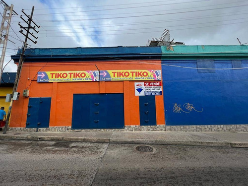 Lucrecia Escorcha Local Comercial En Venta En El Centro De Valencia Cód 224736