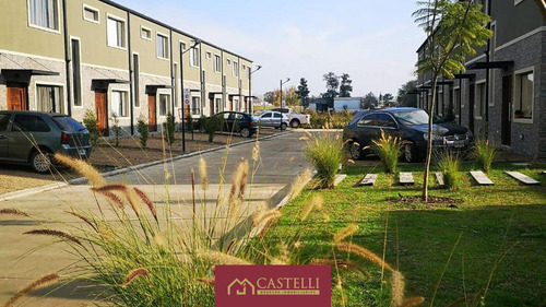 Duplex De 4 Ambientes En Venta En Pilar