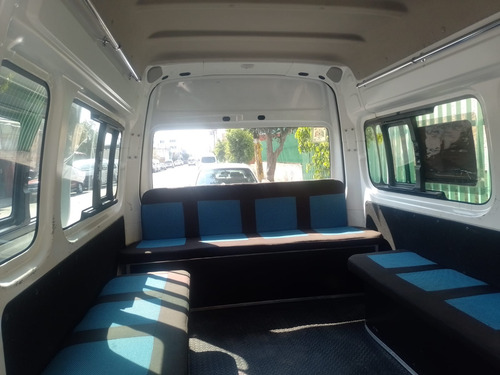 Nissan Urvan 2.5 Panel Ventanas Amplia Mt