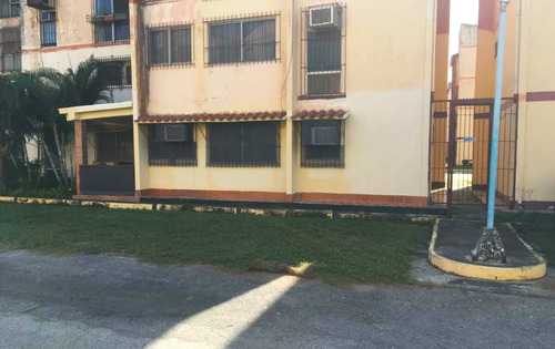 Imagen 3 de 18 de Apartamento En Venta Urb Náutica Río Chico