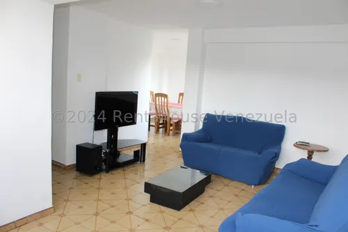 Apartamento En Venta. Res. Marlene. Santa Paula. Cecilia Gutierrez. 25-15158