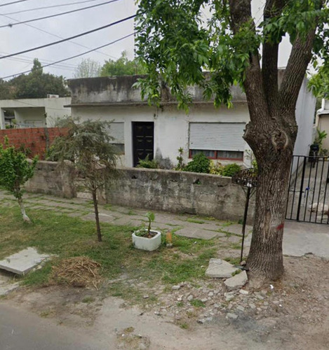 Casa Venta 2 Dormitorios 1 Baño 1 Patio 1 Galpon 220 Mts2 Totales - Berazategui