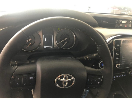 Imagen 13 de 16 de Toyota Hilux Srx 2.8 4x2 At 2022