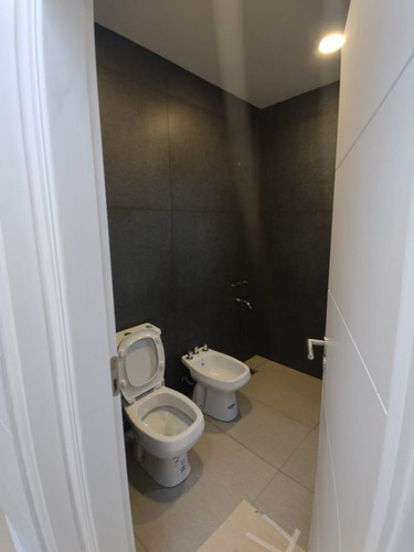 Imagen 12 de 18 de Casa En Venta En San Ramiro - Pilar Del Este