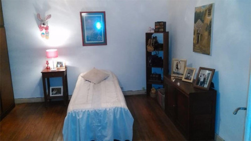 Avellaneda Centro Tipo Casa 1er. Piso Al Frente Entrada Inde