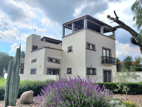 Casa En Venta En El Club De Golf Ventanas De San Miguel