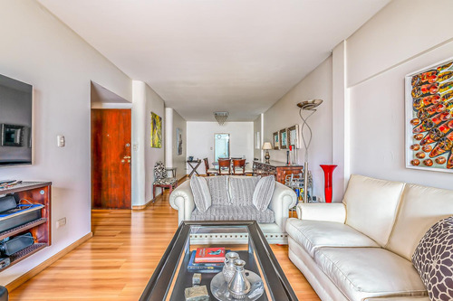 Excelente Semipiso - Venta - 4 Ambientes - Balcon - Frente - Cochera - Belgrano