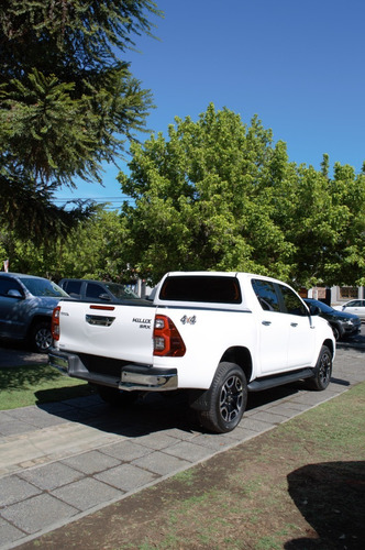 Imagen 5 de 22 de Toyota Hilux 4x4 Dc Srx 2.8 Tdi 6 At 0km